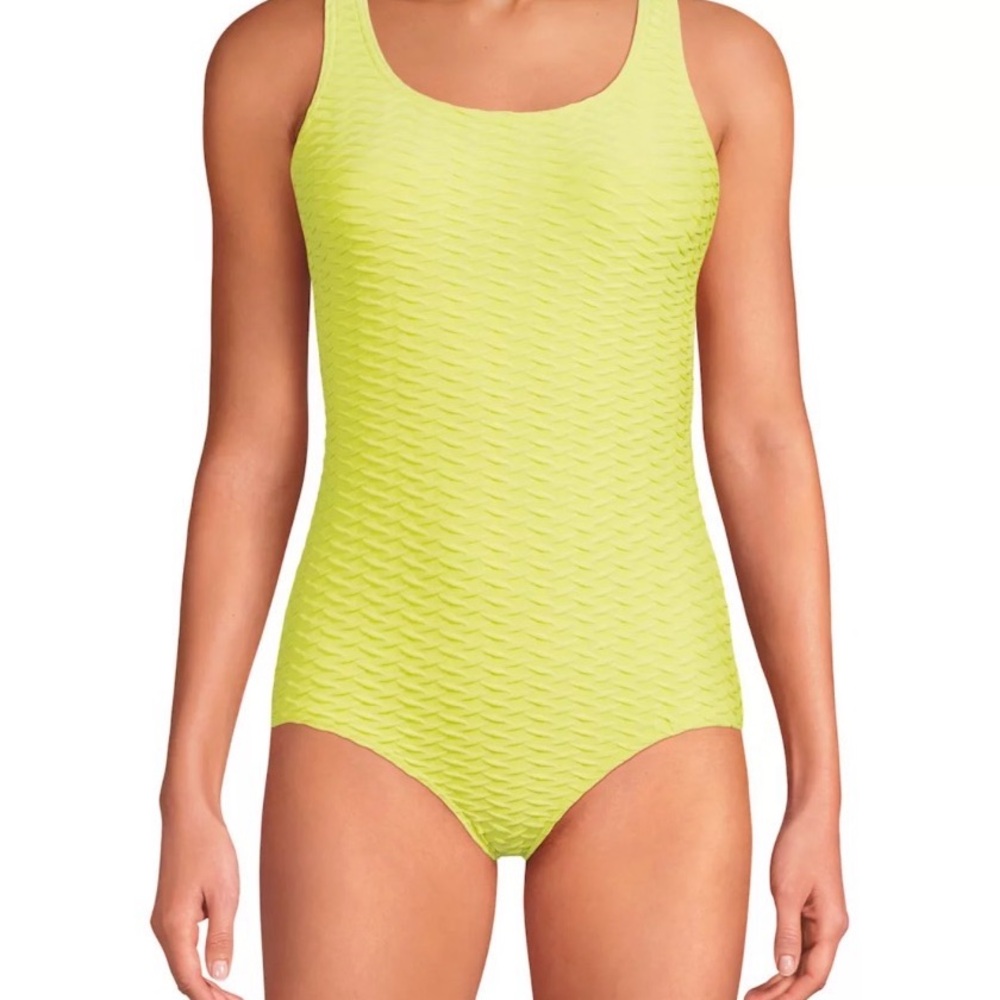 NWT Land’s End Red Diamond Jacquard Scoop Neck Textured One-Piece Swimsuit